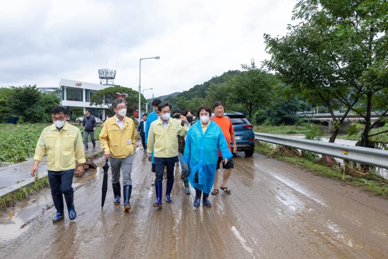 (자료사진) 김동연 경기도지사, 용인시 고기동(고기교) 침수 현장 점검(8월 9일).jpg