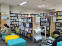 도서관지원과-성남시가 우수 작은도서관으로 인증한 ‘꿈앤휴 작은도서관’ 안.jpg width: 200px; height : 150px