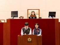 20230513 제7대 청소년의회 본회의 성료 (1).JPG