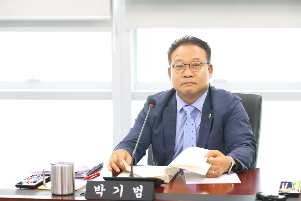 성남시의회 더불어민주당 박기범의원.png