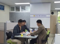 240530 유영일 의원, 청년주택 주차대수 완화 관련 논의.jpeg