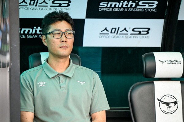 성남FC, 최철우 감독과 상호합의 하에 계약해지.jpg