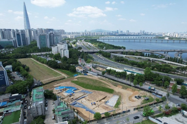 동물 유체 공헌물에 대형 나무기둥·판축구조물 등 한성기 토목기술 총집합.png